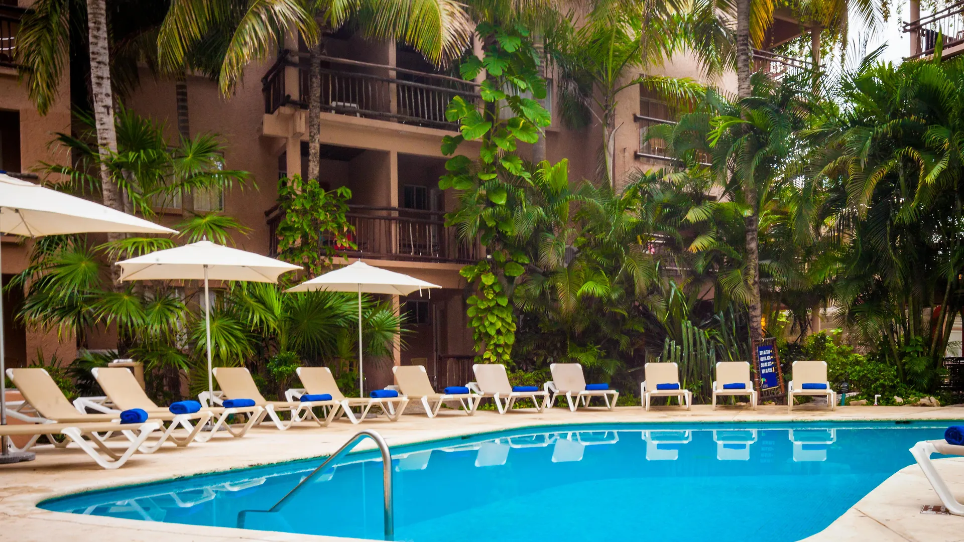 Tukan Hotel פלאייה דל כרמן 4*,